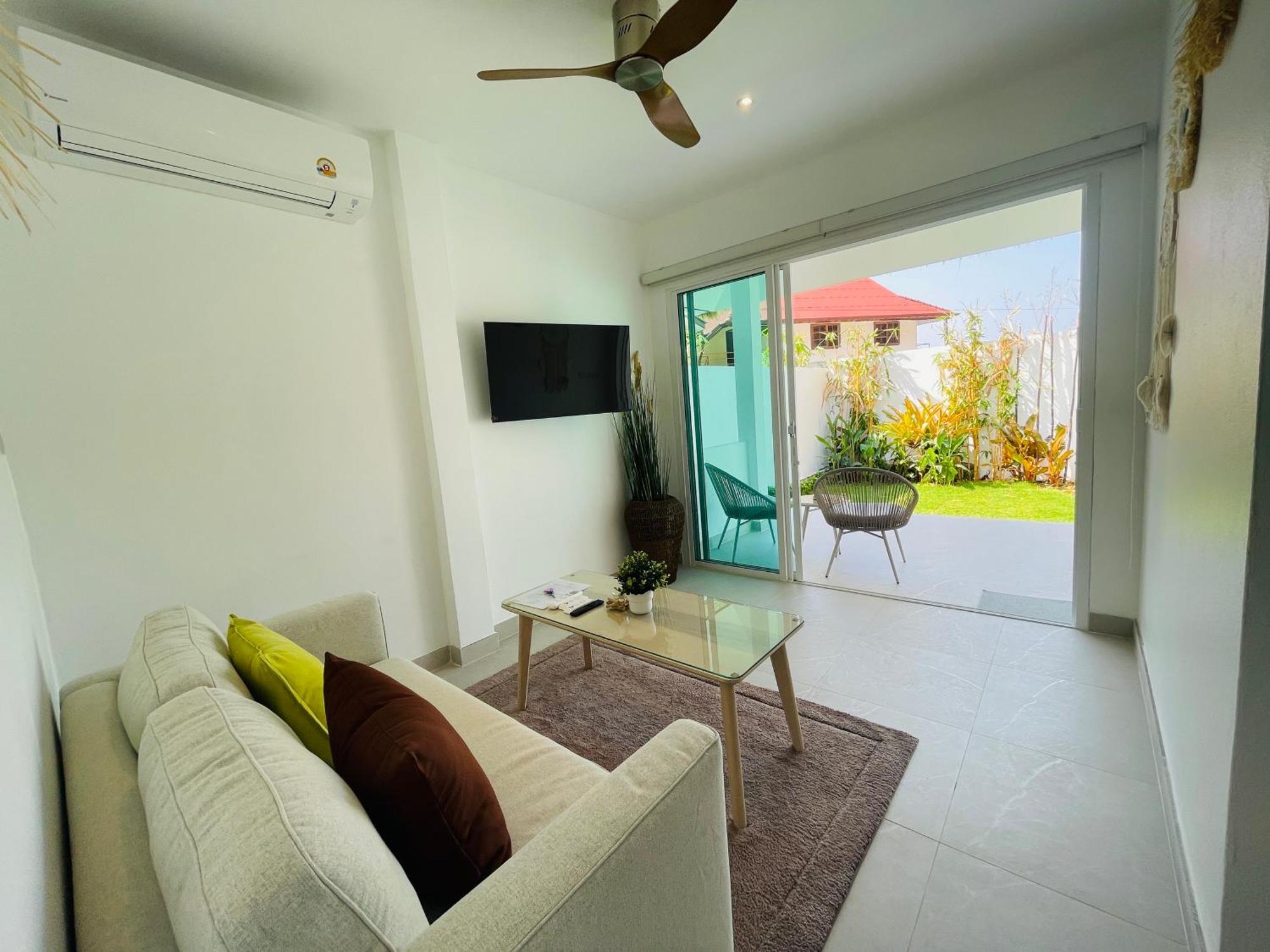 Baan Saint-Tropez Seaview Villas Kata Beach Kültér fotó