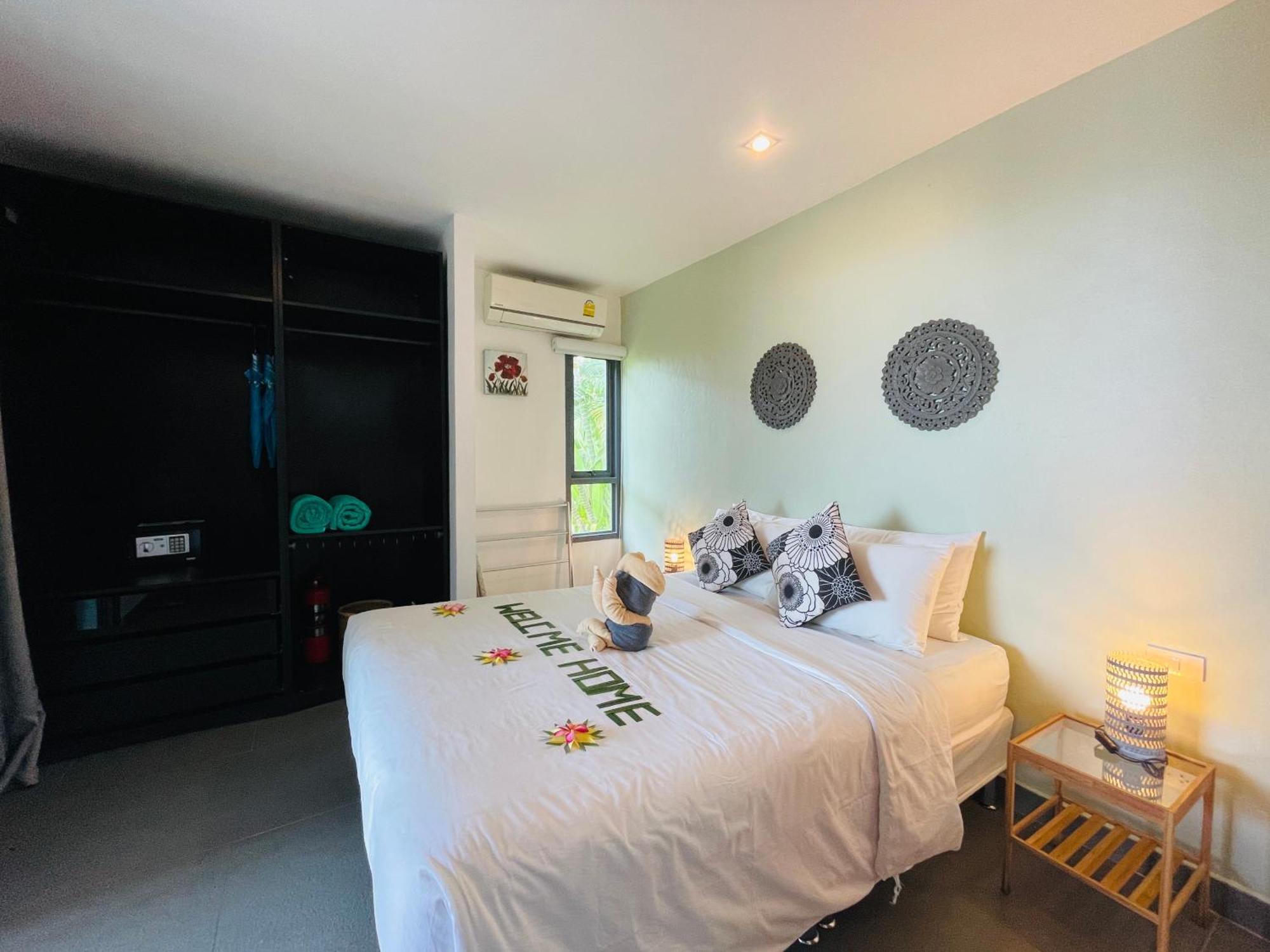 Baan Saint-Tropez Seaview Villas Kata Beach Kültér fotó