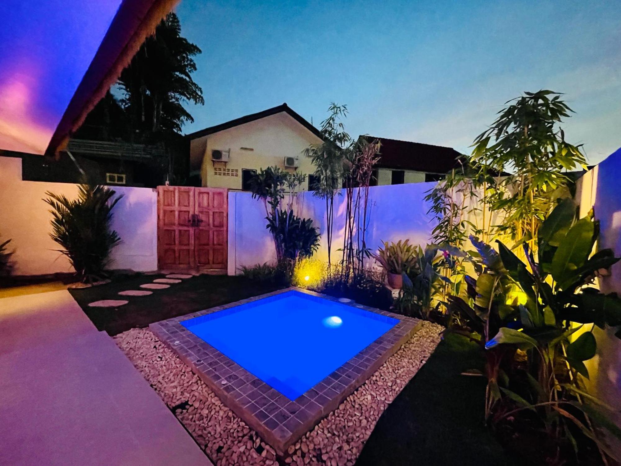 Baan Saint-Tropez Seaview Villas Kata Beach Kültér fotó