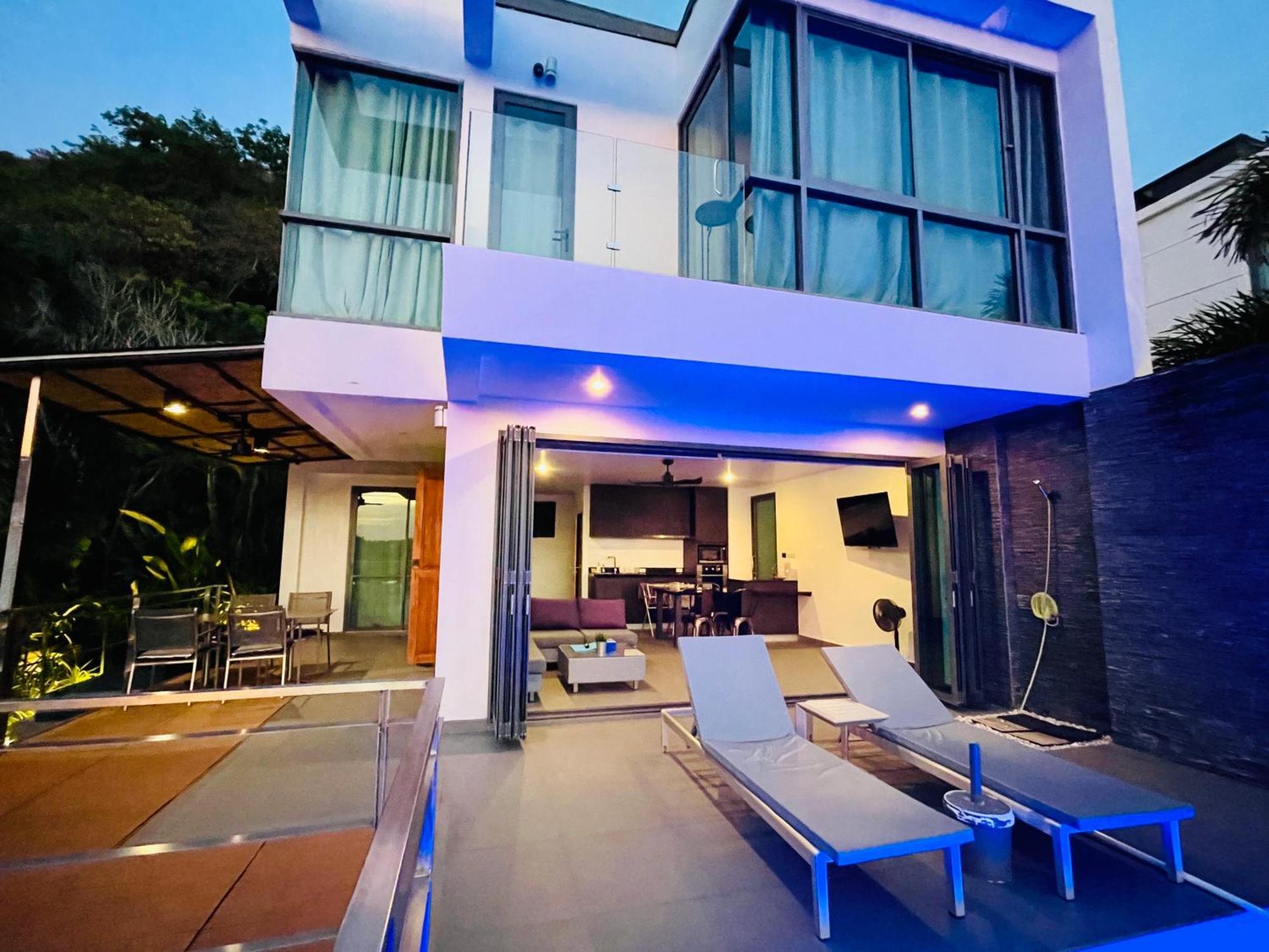 Baan Saint-Tropez Seaview Villas Kata Beach Kültér fotó